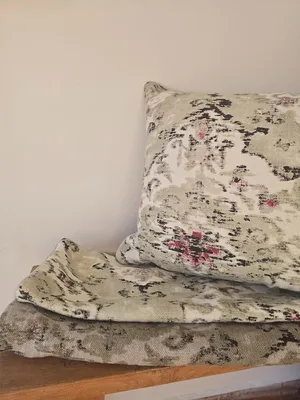 כרית פשתן בדגם אי קאט